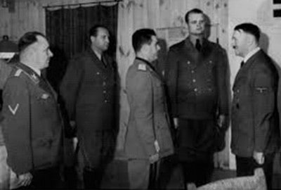 7 ottobre 1942, <b>Aldo Vidussoni</b> a Vinnycia in Ucraina in visita di Stato ad <b>Adolf Hitler</b>: il Fuhrer conosceva la menomazione fisica di Vidussoni e gli porse la mano destra stringendogli la mano sinistra