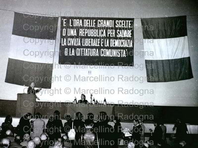<b>Randolfo Pacciardi</b> a Roma nel corso di una manifestazione del movimento 'Nuova Repubblica'